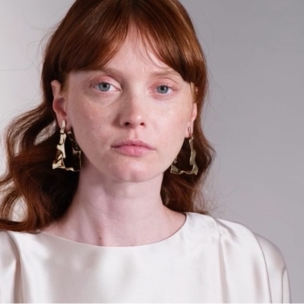 ALEXIS BITTAR • NEW RARE Gold Crumpled Metal 3D Triangle Hoop Hinged Earrings - Picture 14 of 16